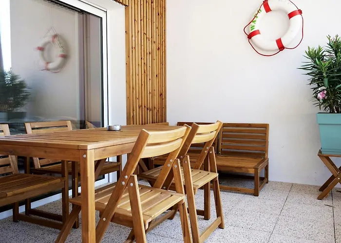 Neuf T2 50m2 Calme Et Spacieux Pres De La Et Golf Avec Grand Balcon Prive